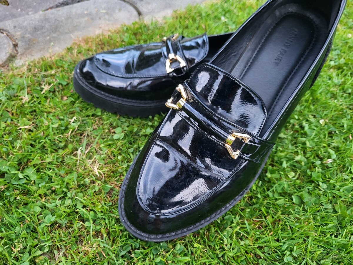 MOKASÍNY vel.41 zn.JENNY FAIRY ČERNÉ LESKLÉ MÓDNÍ