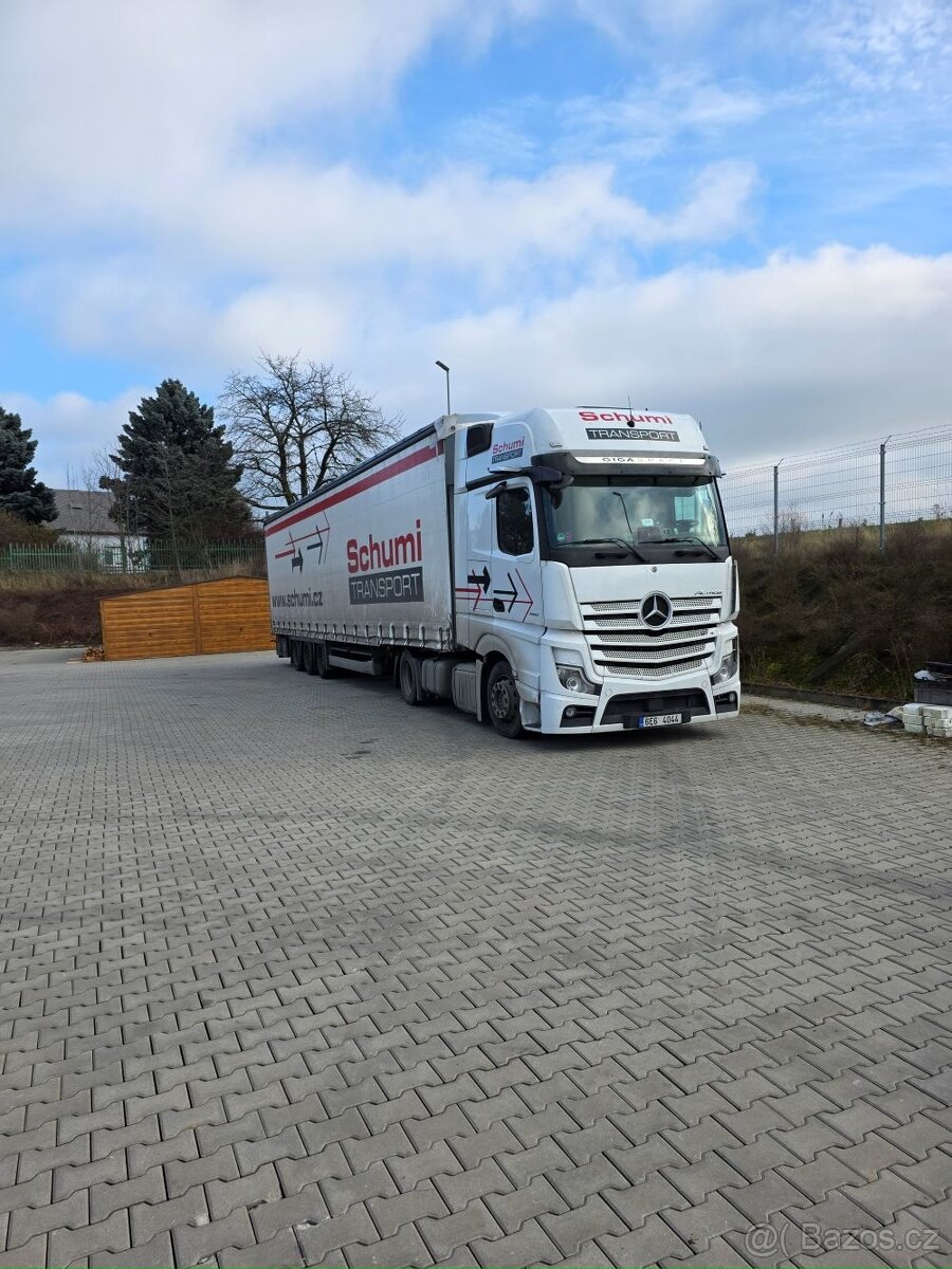 Mercedes Benz+ Schmitz