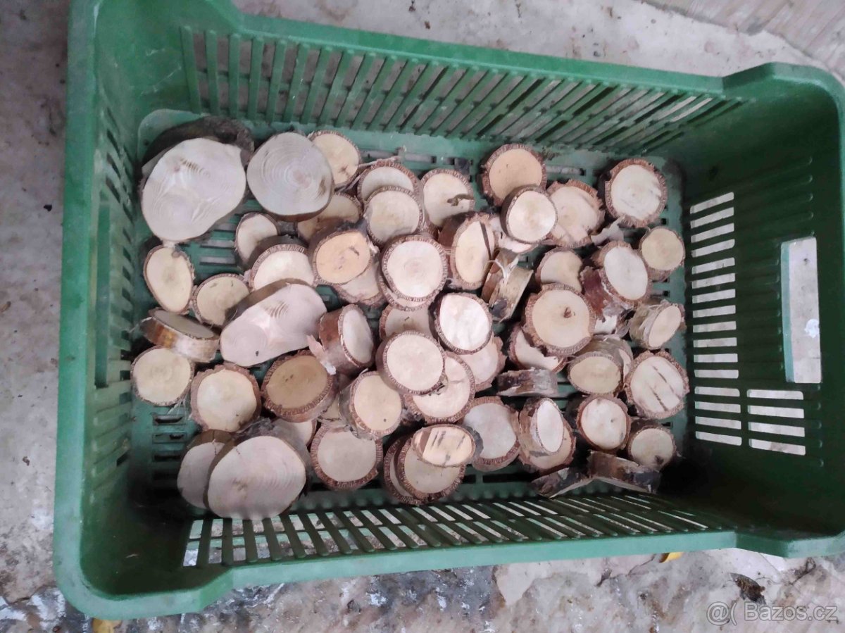 placky a kolečka z různého dřeva k vypalování,malování a pod