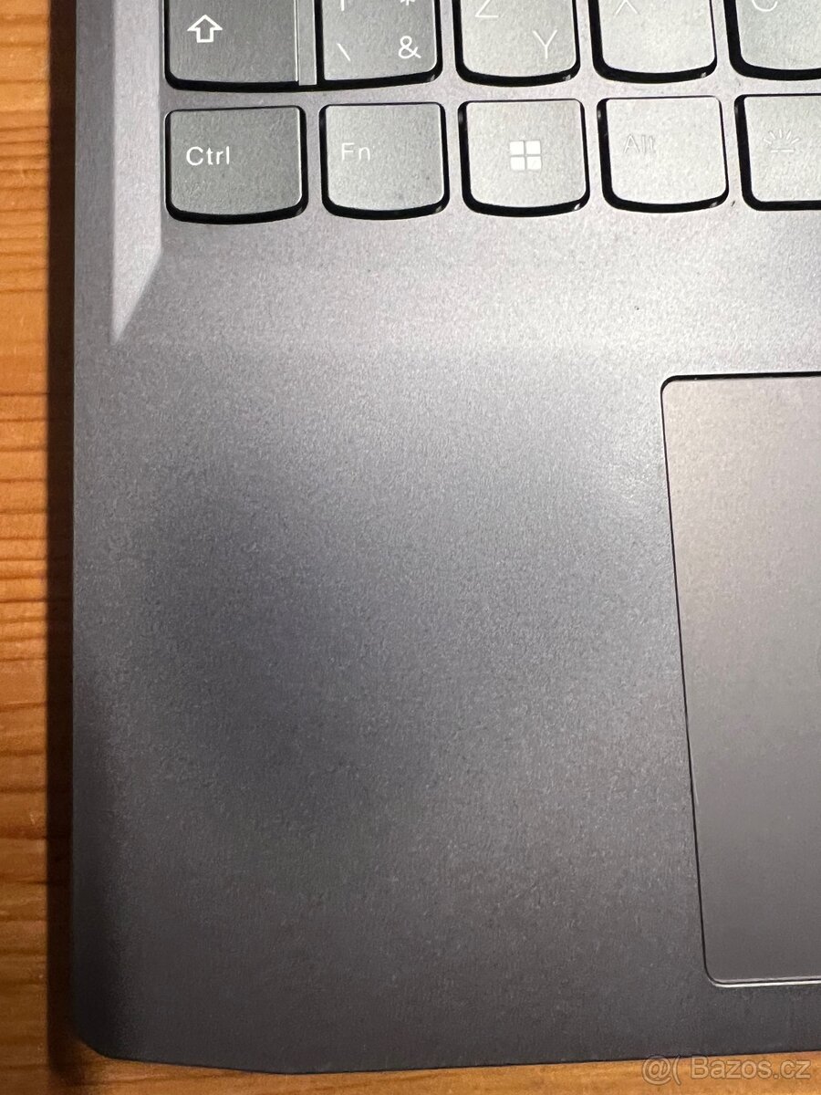 Herní notebook Lenovo