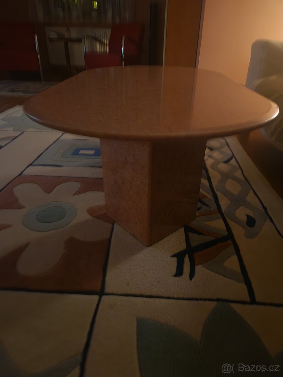 Konferenční stolek