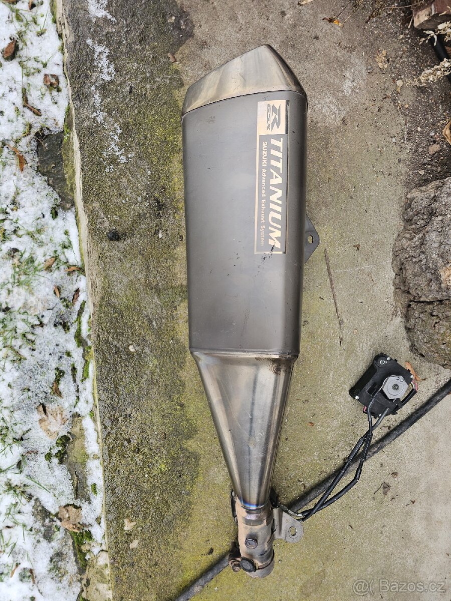 Originální výfuk gsxr 1000 2006