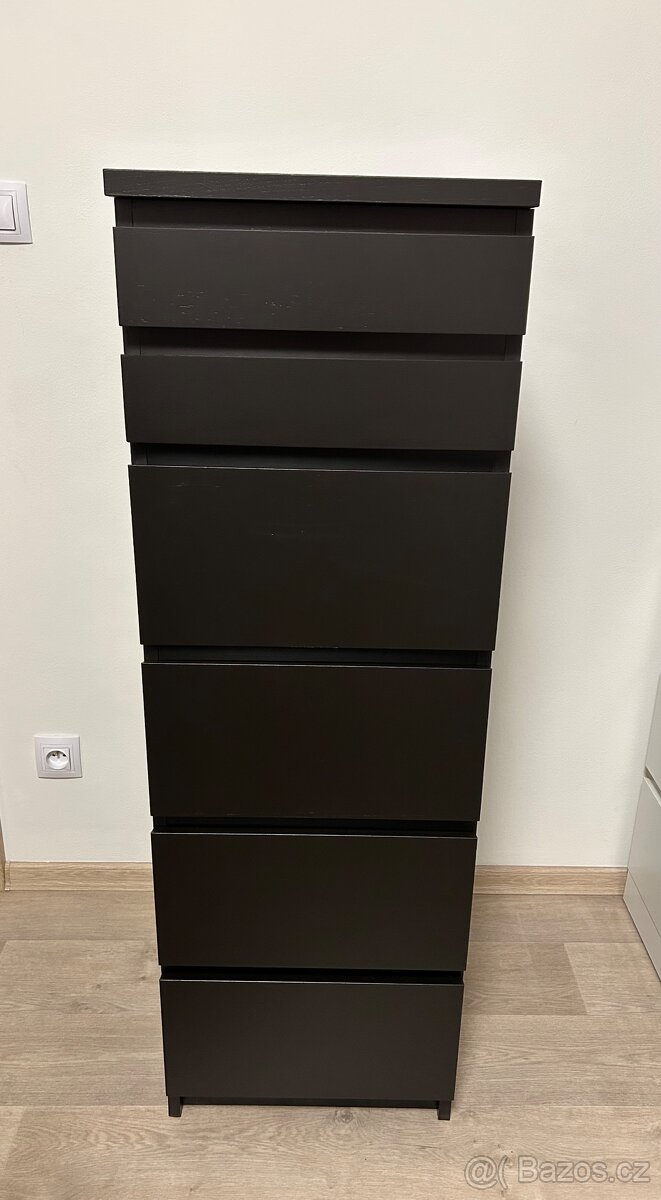 Komoda MALM se zrdcadlem - 6zásuvek