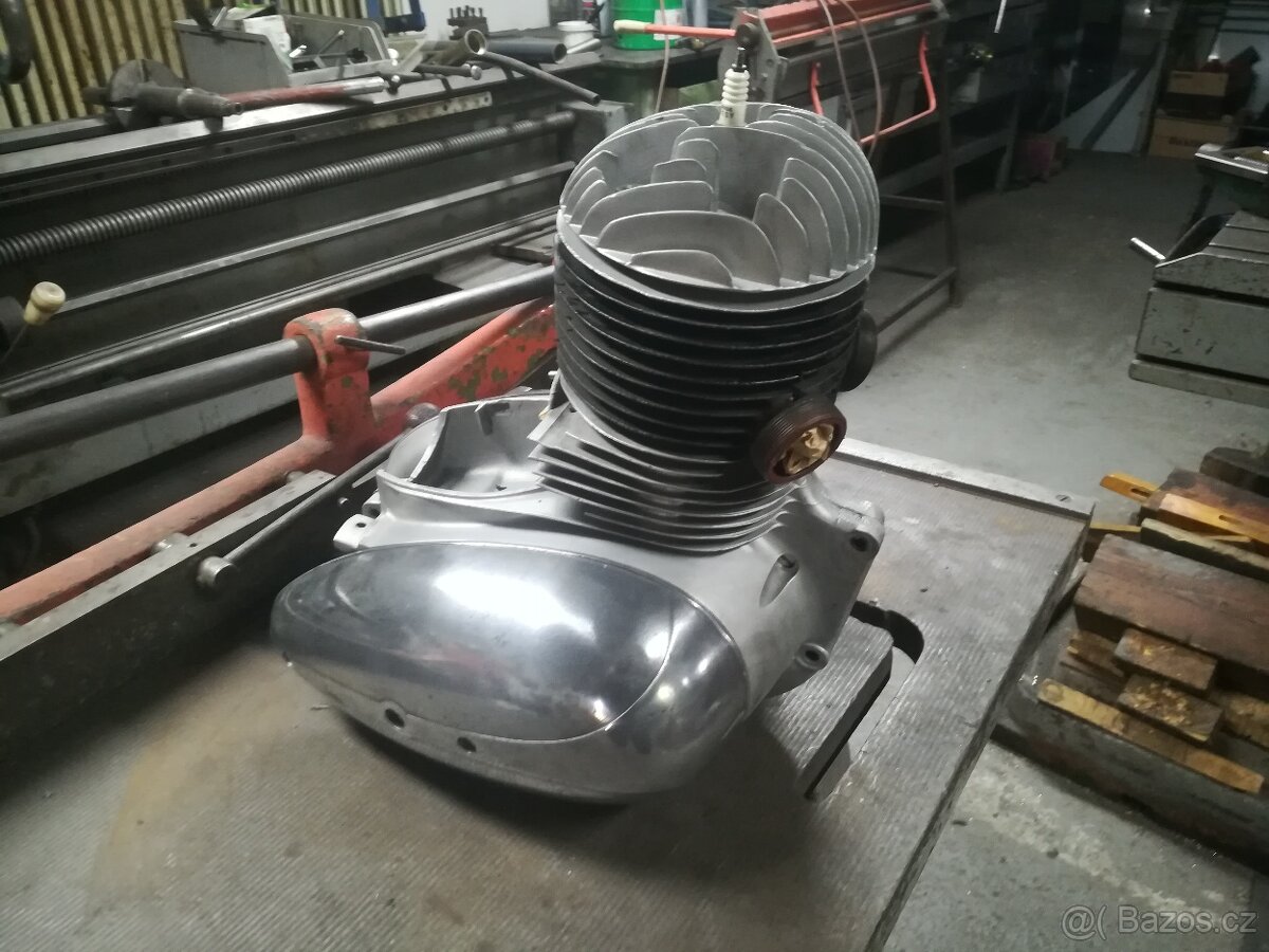 Motor jawa 250 pérák FJ po go