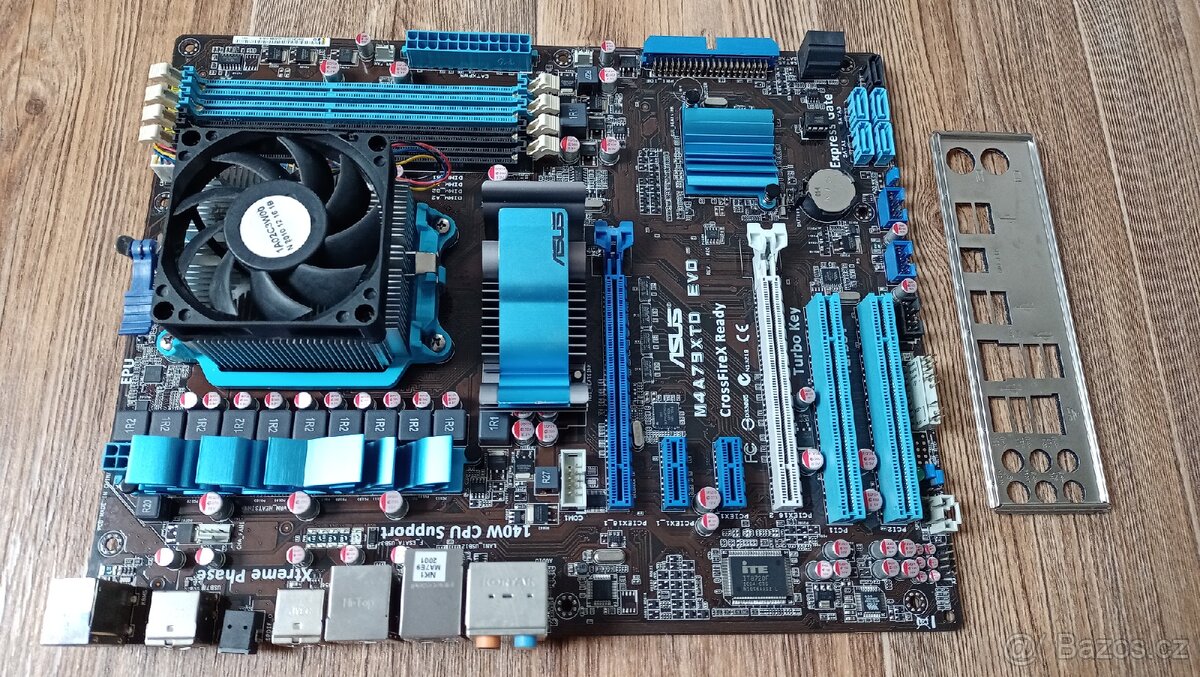 Základní deska: Asus M4A79XTD EVO