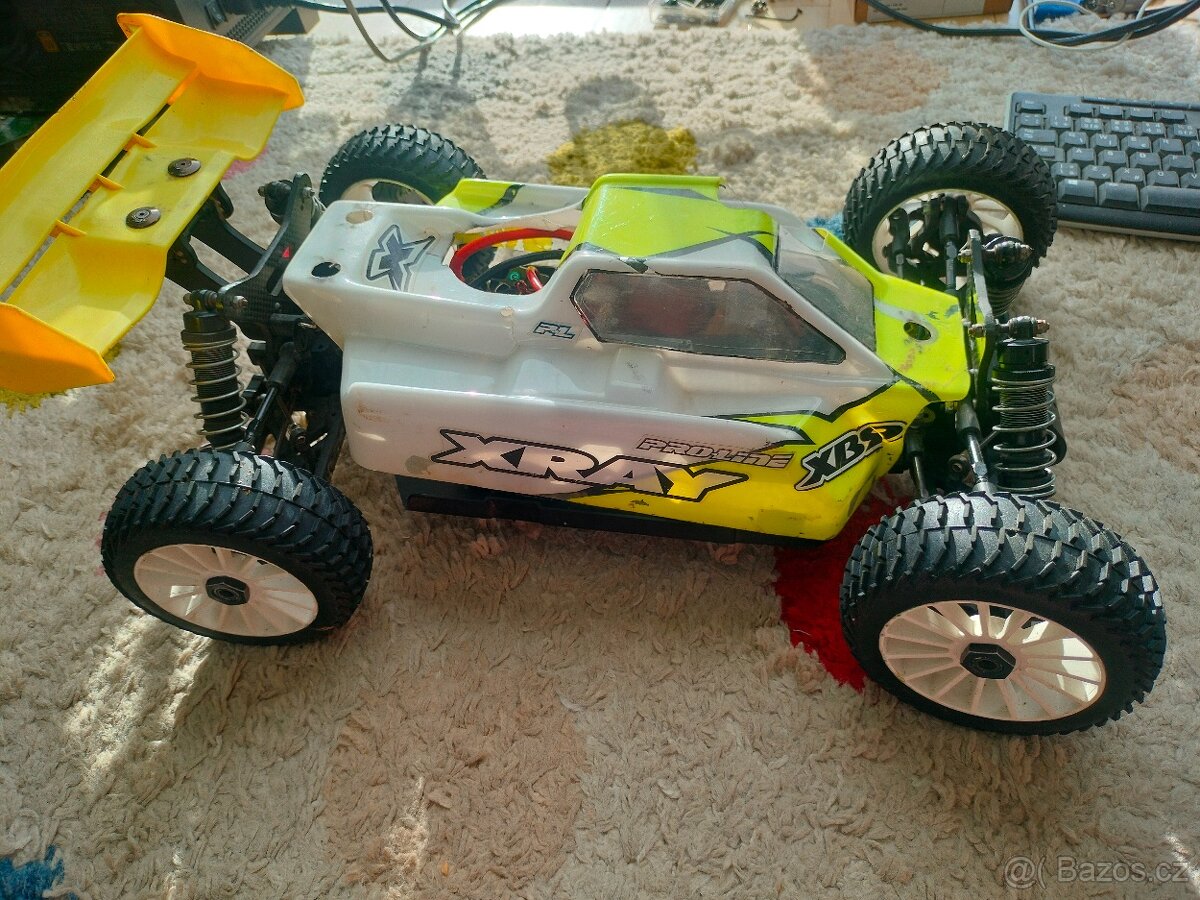 RC auto 1/8 Xray XB9 elektrické - závodní model