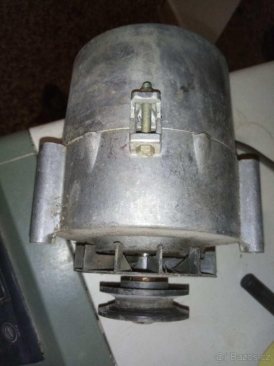 Starý elektromotor GRUNHAIN DDR