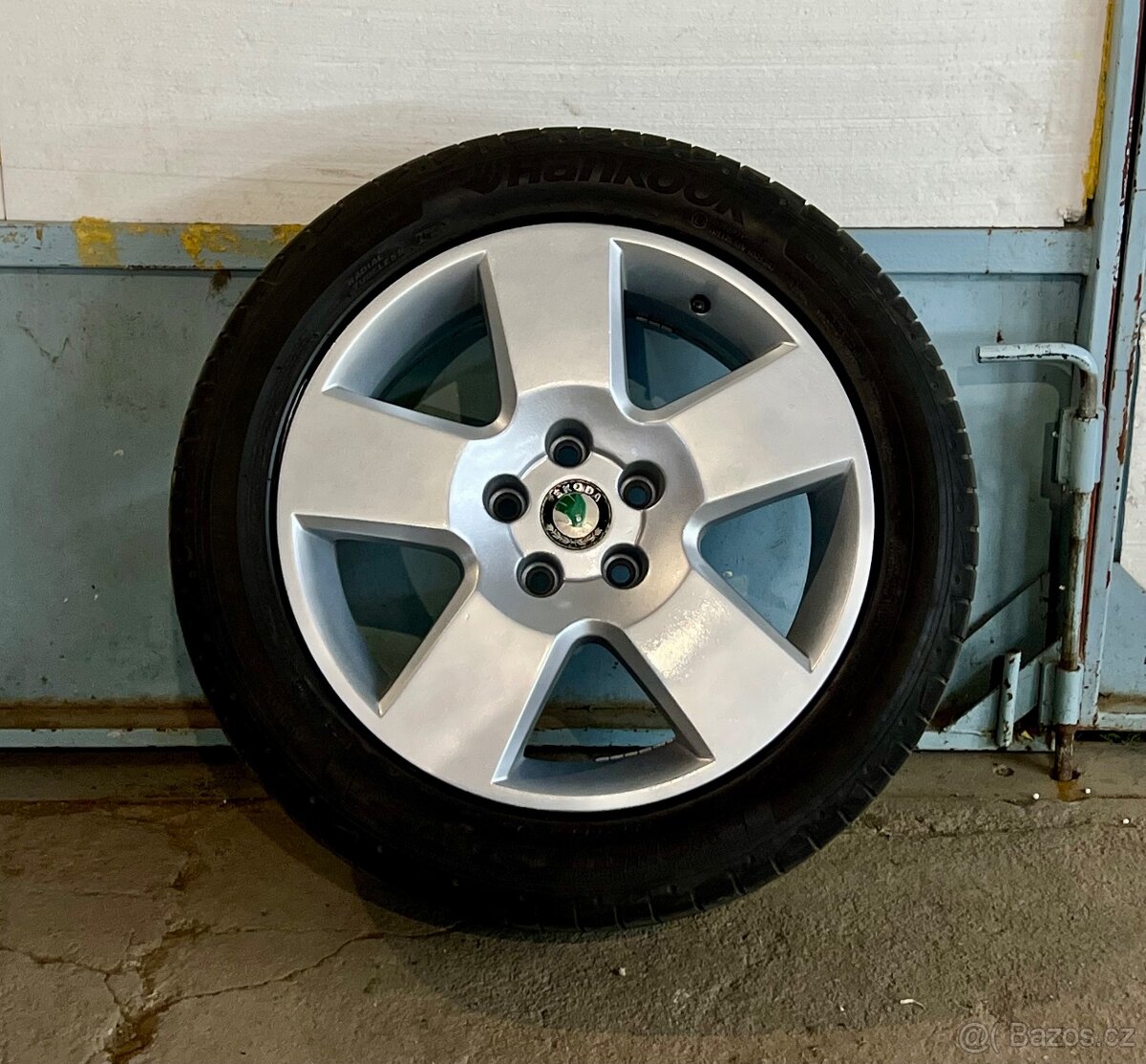 Originál kola Škoda 5x112 R17, Letní pneu 225/50 R17 Hankook