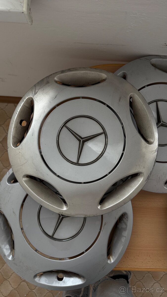 Dobové poklice mercedes