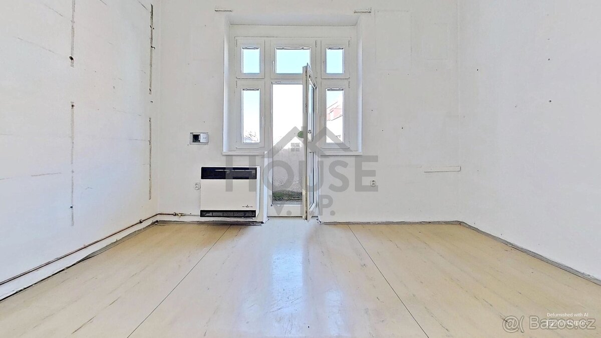 Prodej bytu 1+kk, 35 m2 s balkonem a sklepem – Praha 10, Str