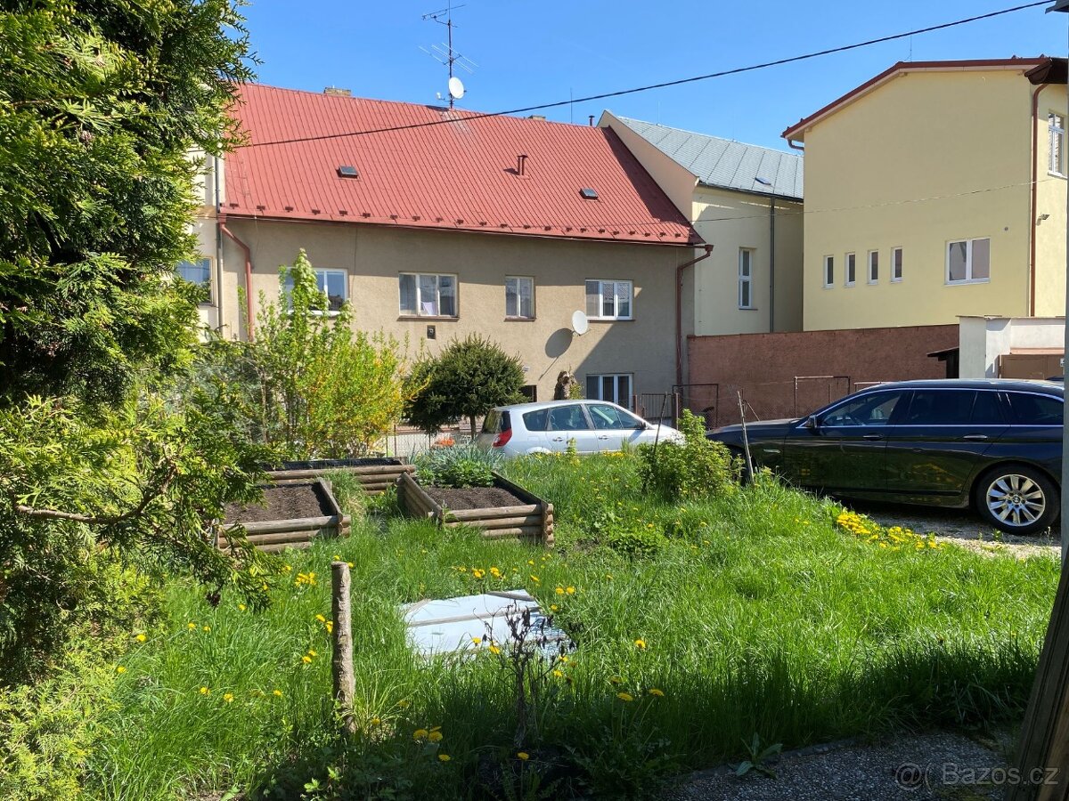 Svitavy, stavební pozemek, zahrada s garáží 163 m2
