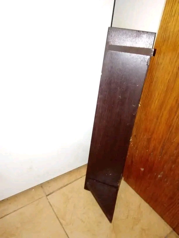 Poličky hnědé