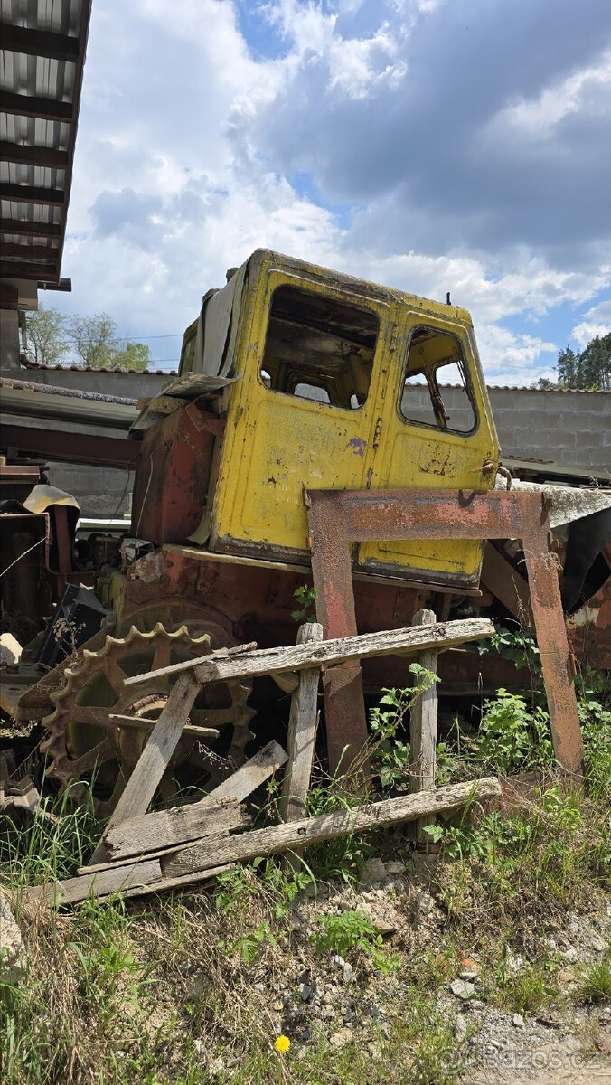 2x Buldozer Stalinec 130
