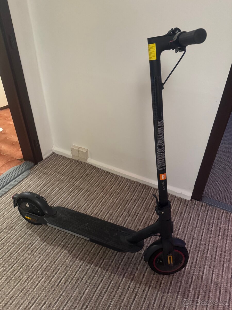Elektrokoloběžka Xiaomi Mi Electric Scooter Pro 2
