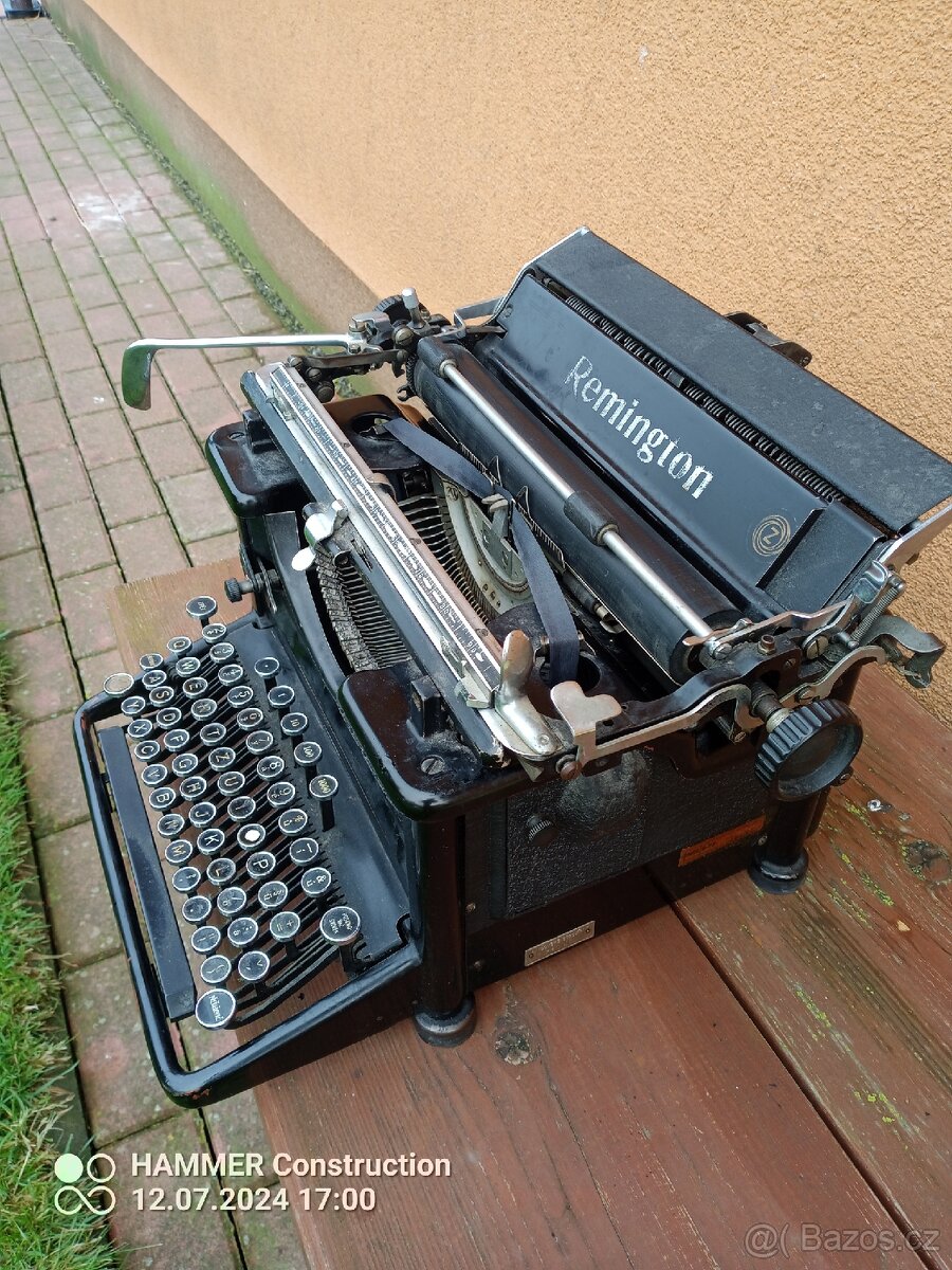 Psací stroj