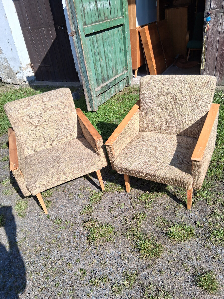 Retro křesla - určeno k renovaci
