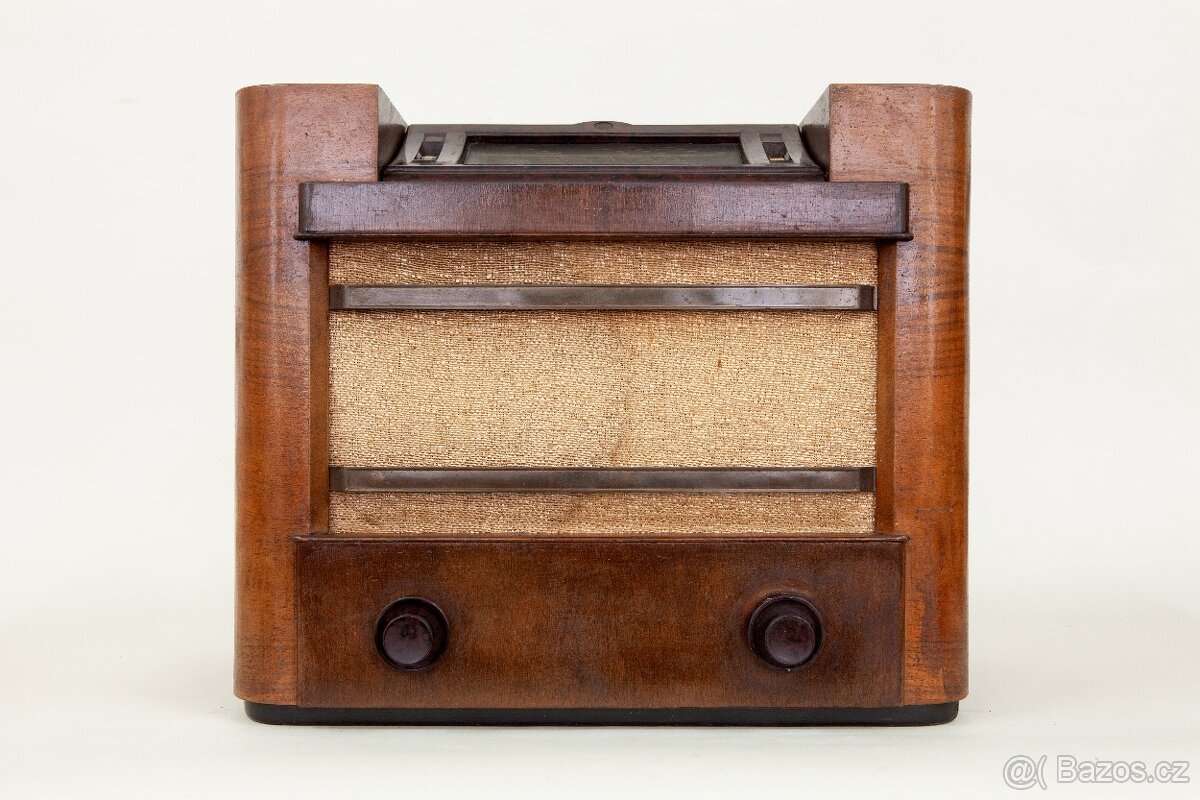 Staré rádio Philips 695 A