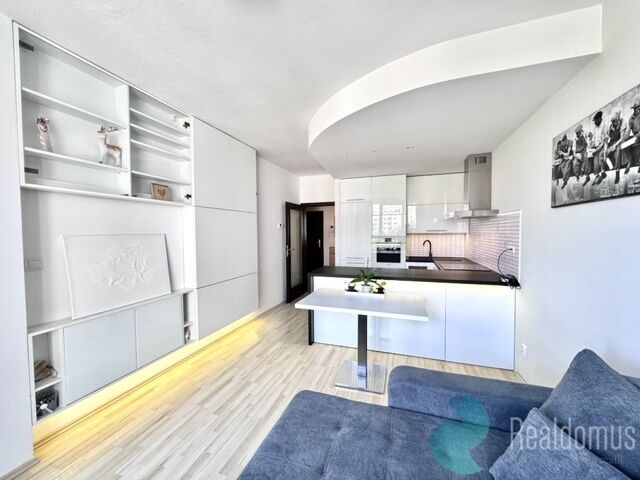Pronájem, byt 2+kk, lodžie, parkovací stání, ul. Staroměstsk