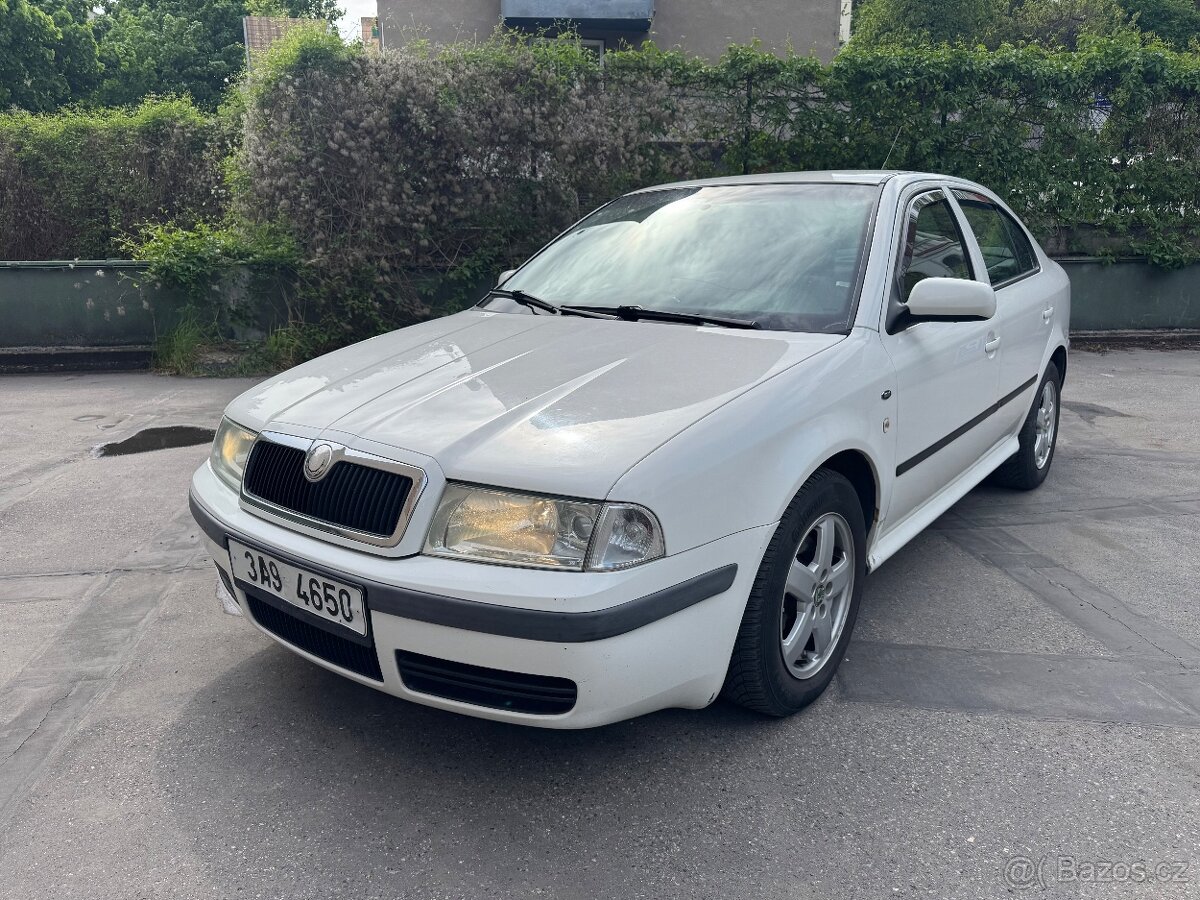 PRONÁJEM AUTA NA ROZVOZ JÍDLA - ŠKODA FABIA VOLNÉ VOZY