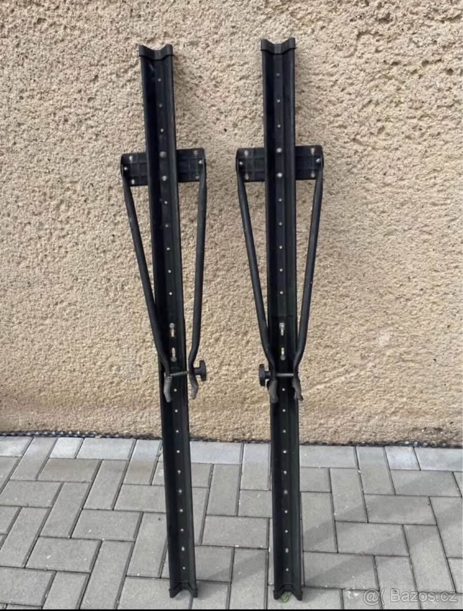 Držák na auto na dvě kola