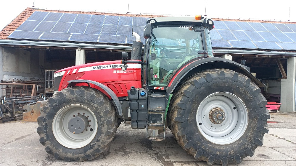 Traktor Massey Ferguson 8680 Dyna VT