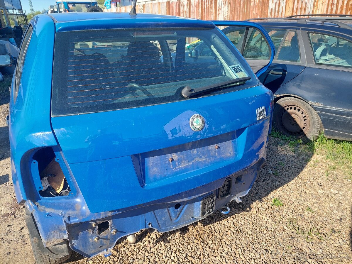 Fabia I zadní páté dveře hatchback modré 4590 ,