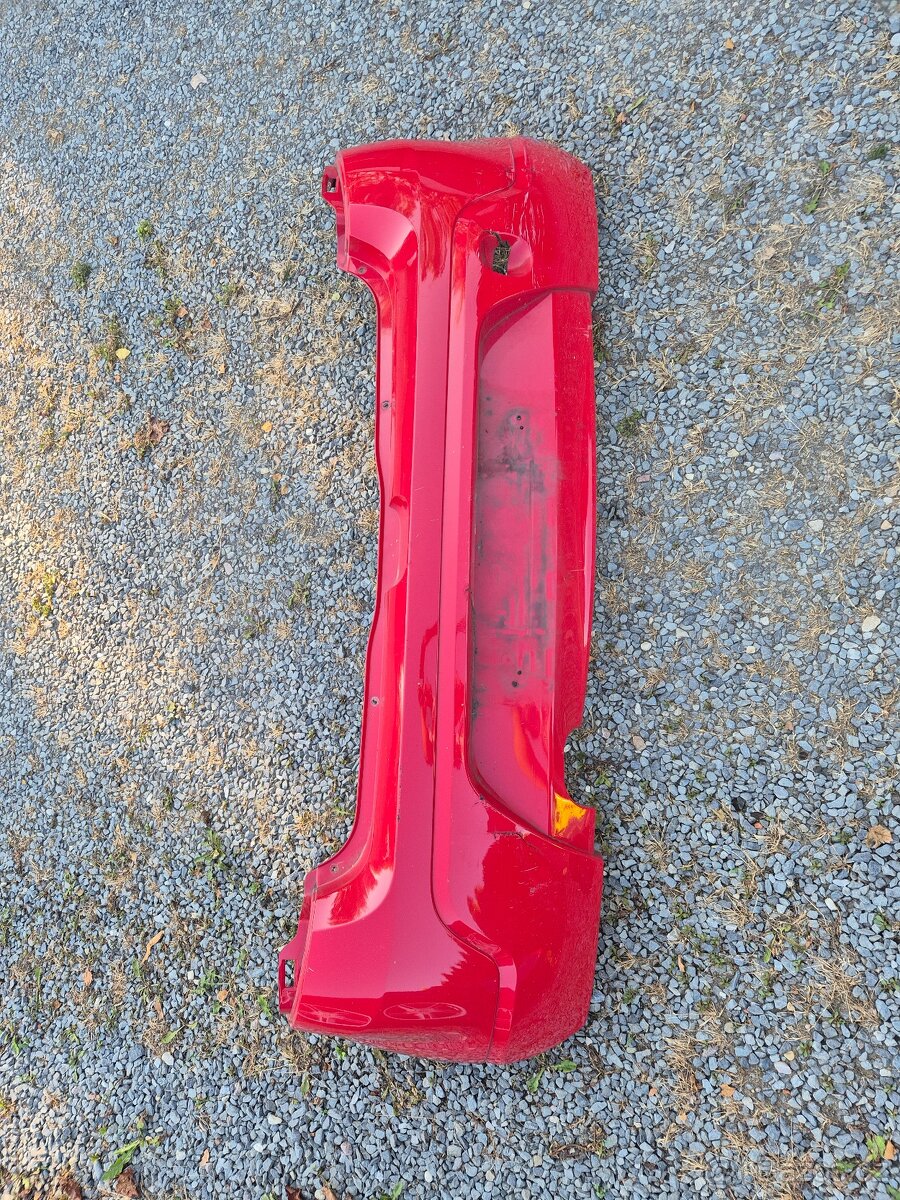 Zadní nárazník na Dacia Sandero