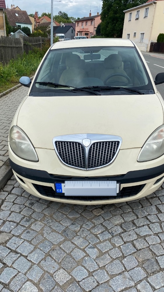 Lancia ypsilon