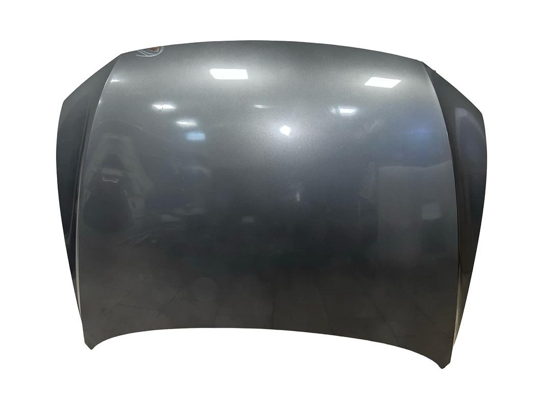 Přední kapota šedá metalíza LR7H VW Passat B8 r.v. 2015