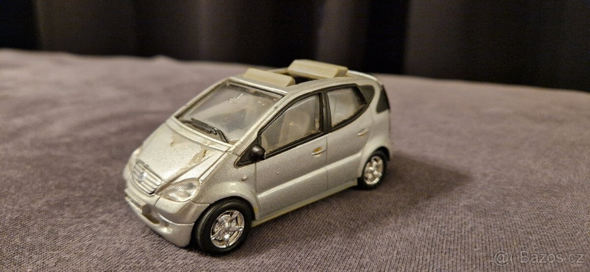 Mercedes Benz 1:43