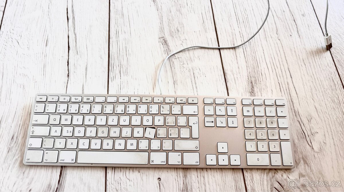 ⌨️ Apple klávesnice s numerickým blokem