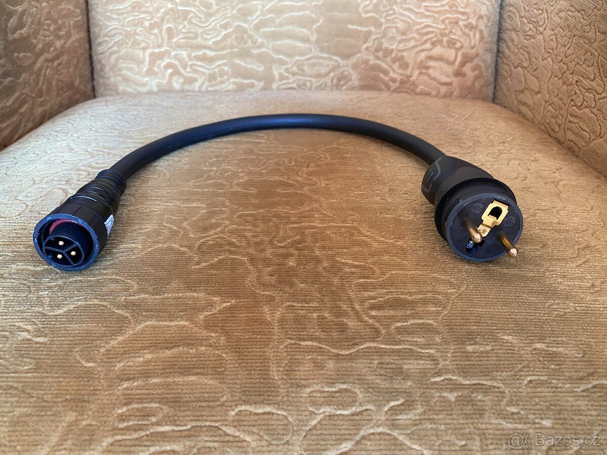 Mikroinvertor solární - síťový kabel redukce