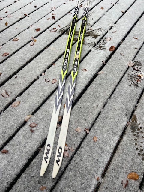 Predám nové bežky ONE WAY Premio 10 classic, 196 cm