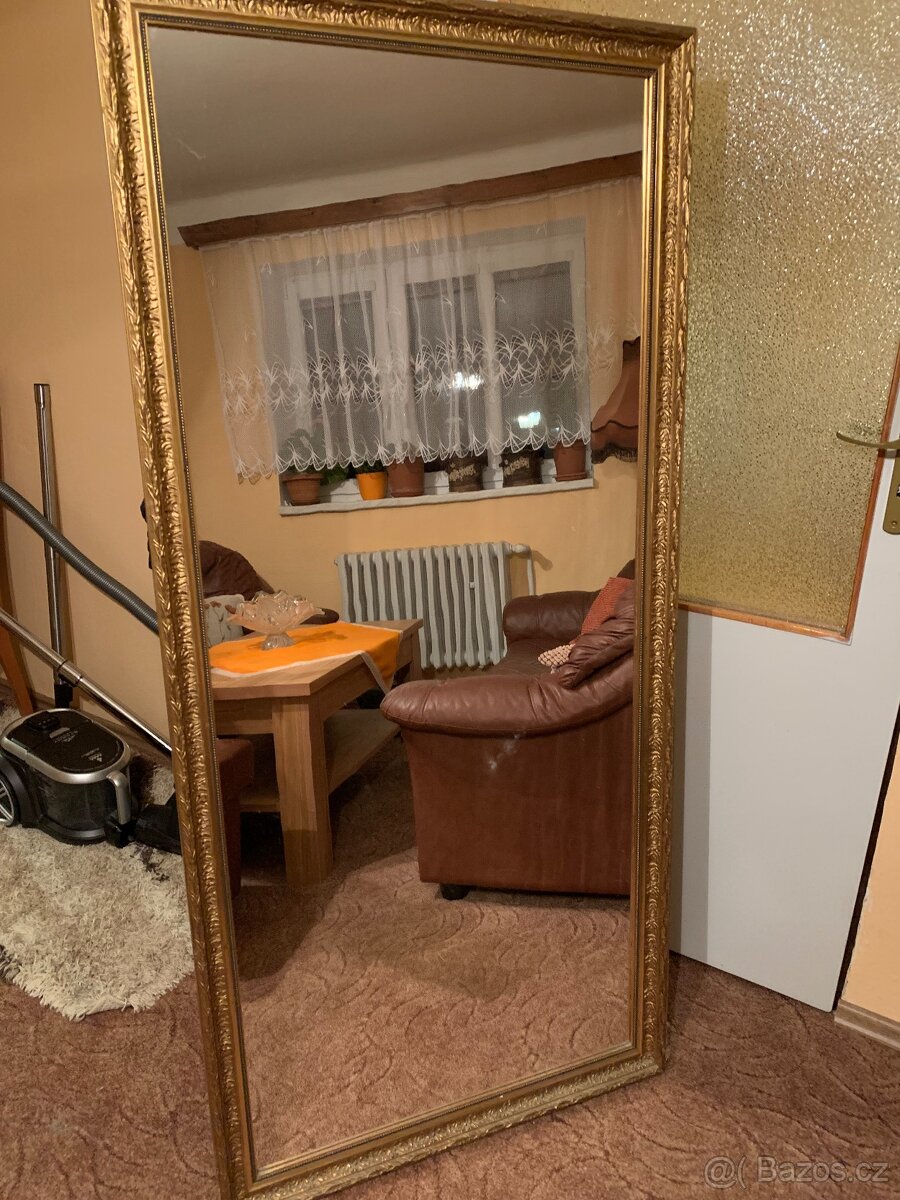 Starožitné zrcadlo