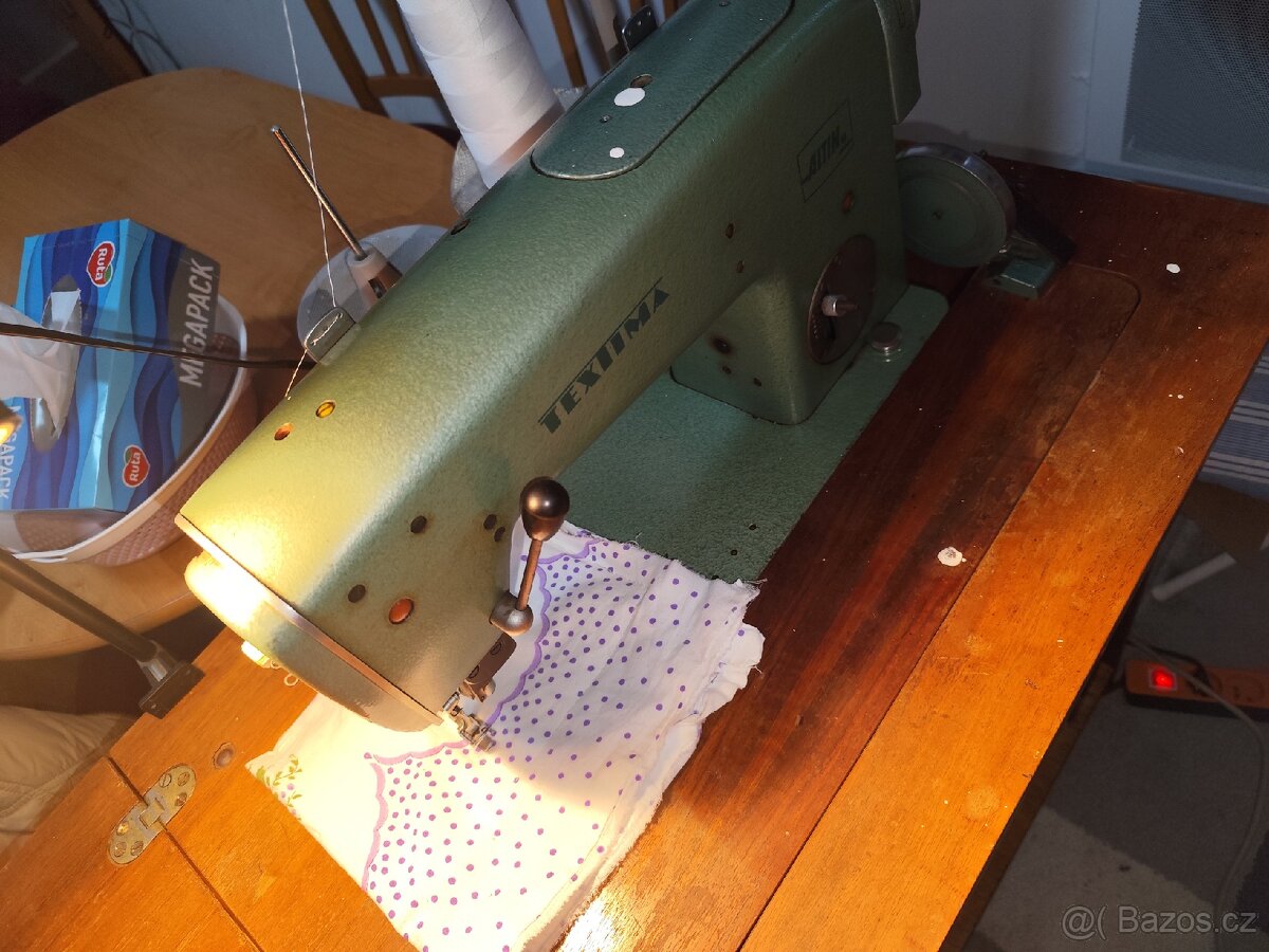 Šicí stroj texima