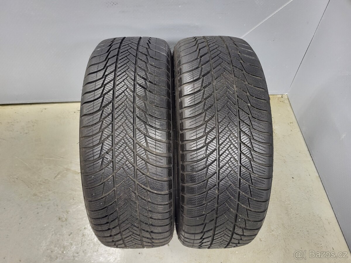2x 225/60R17 Bridgestone zimní pneu