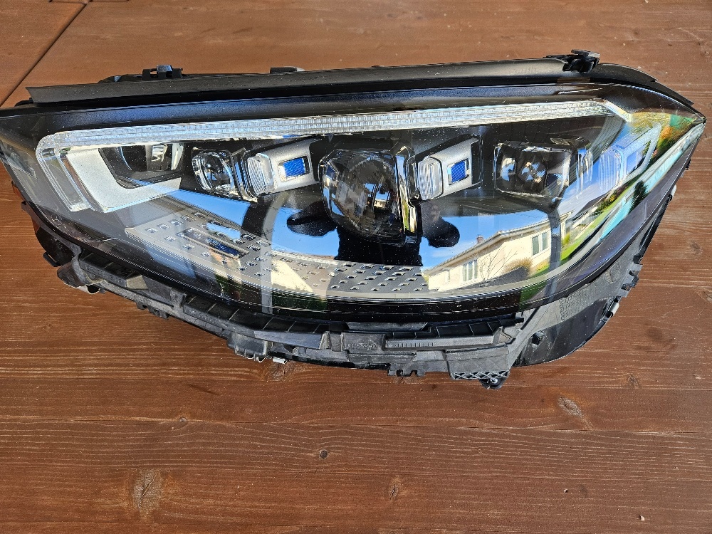 Mercedes Benz S-class W223 levé přední světlo