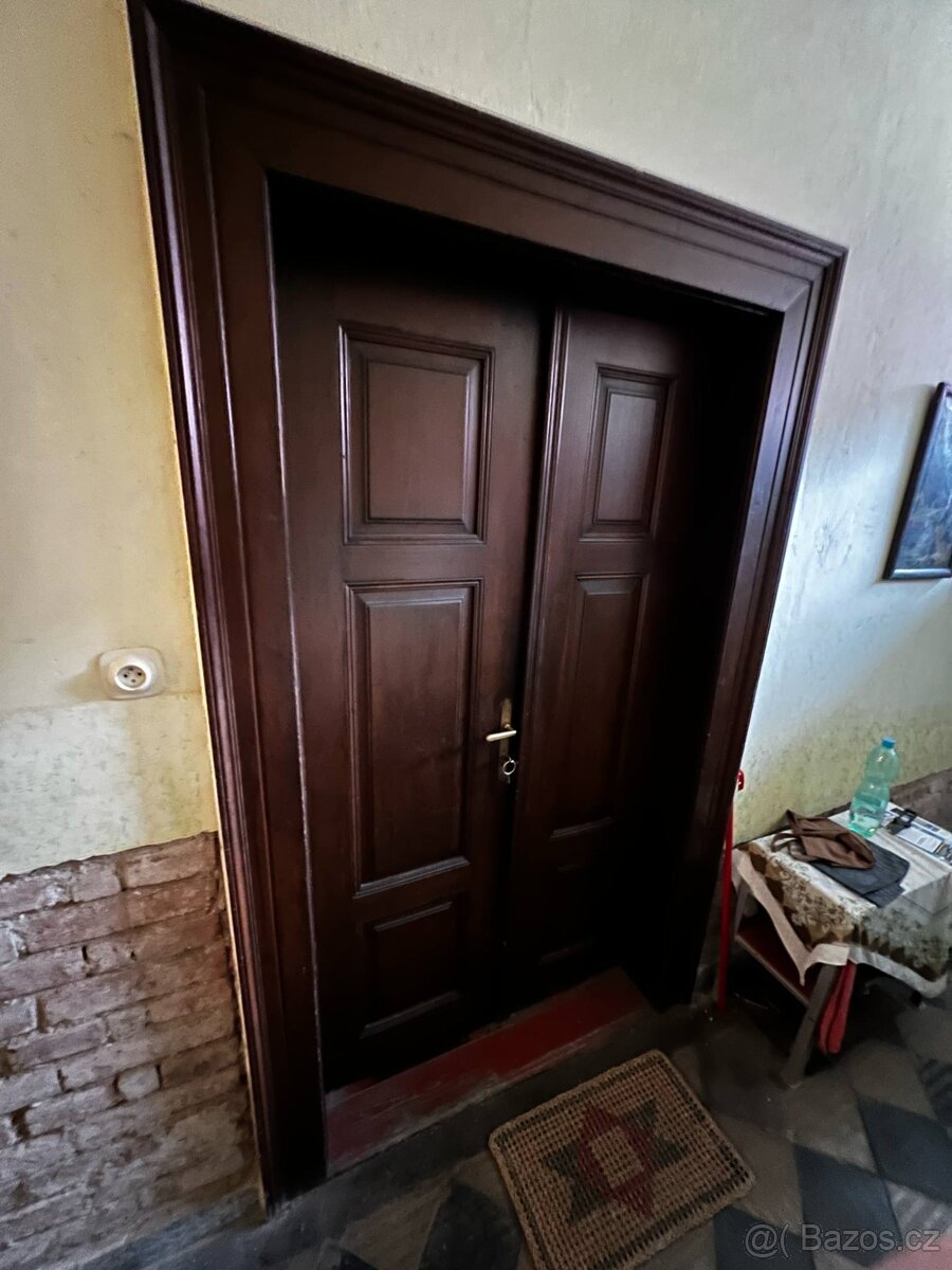 Prodám staré dveře včetně obložek z prvorepublikové vily