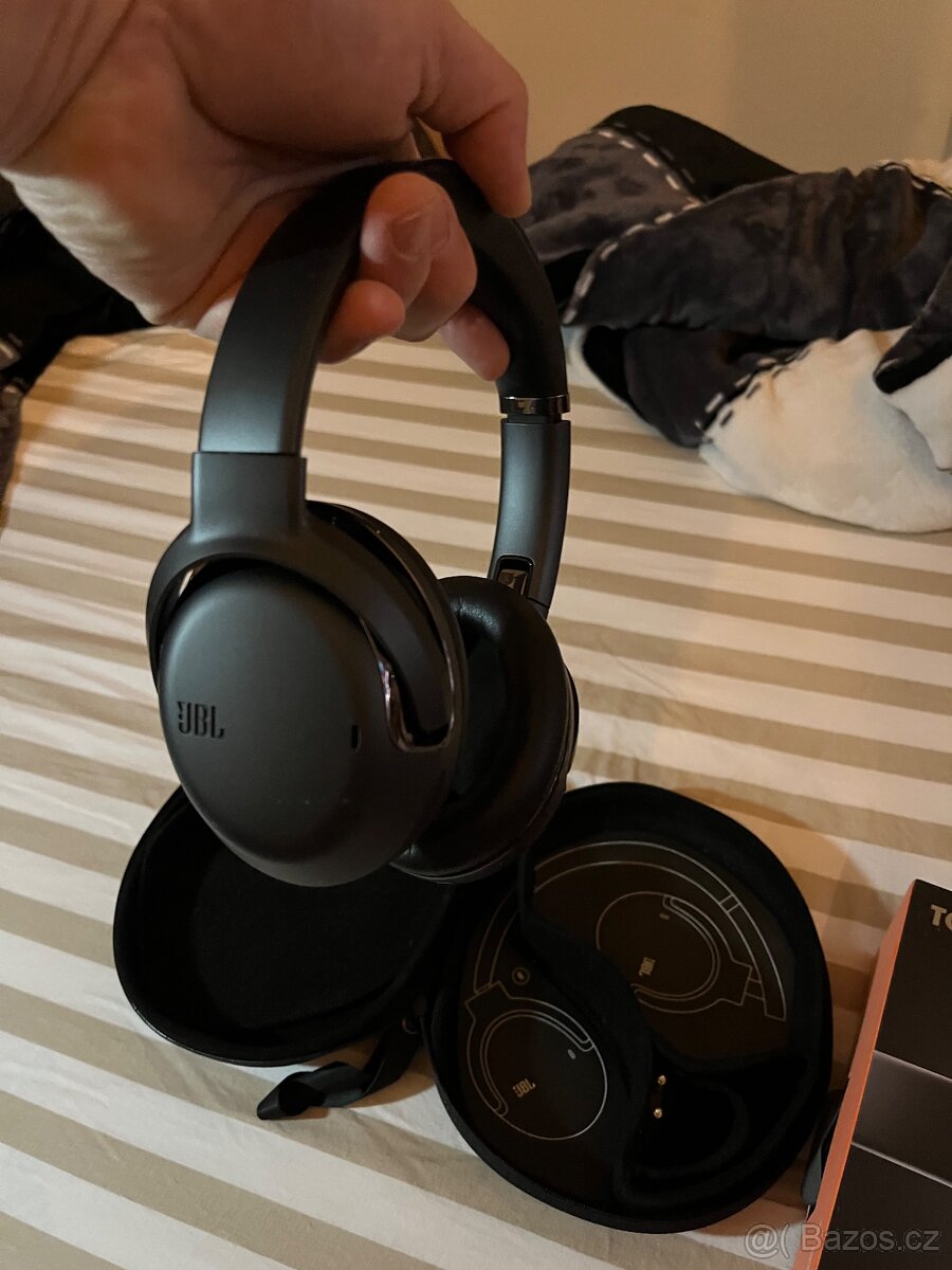 Jbl tour oné sluchatka