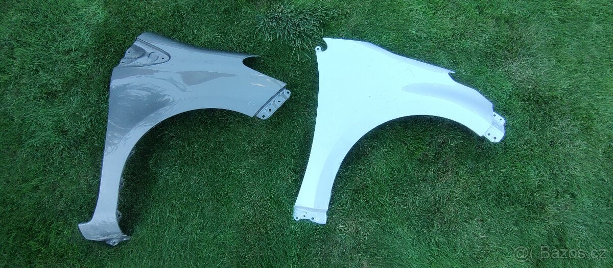 Toyota Yaris III IV 3 4 - Pravy predni blatnik