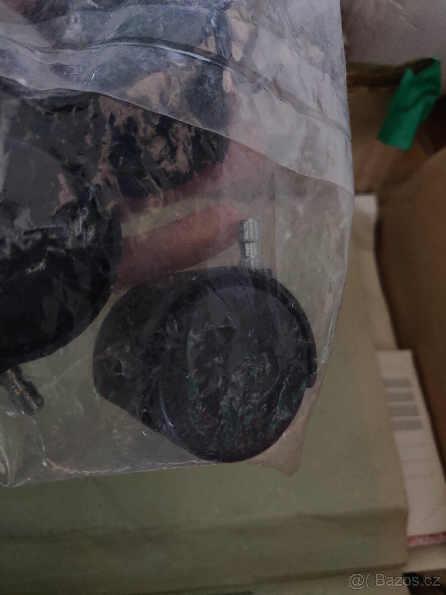 Kolečka - kolečková židle