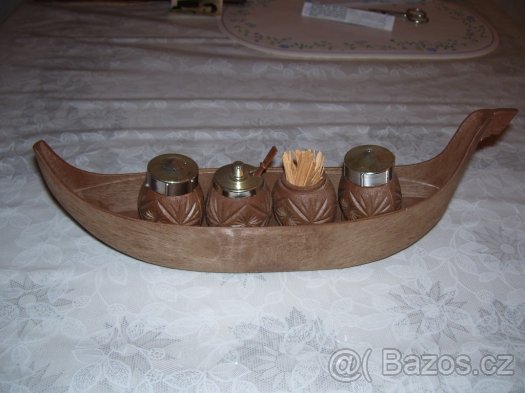 Dochucovací stolní set