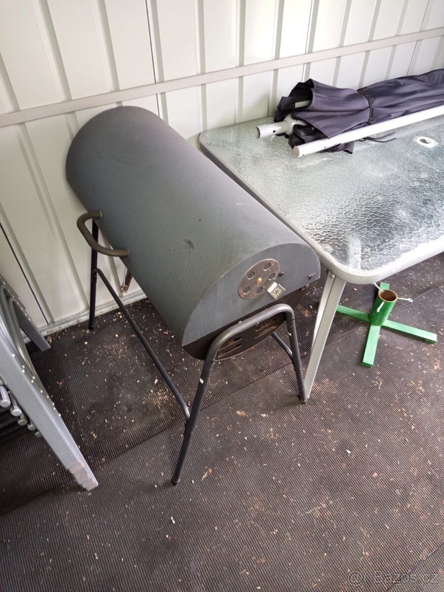 Zahradní stůl + 6 židlí