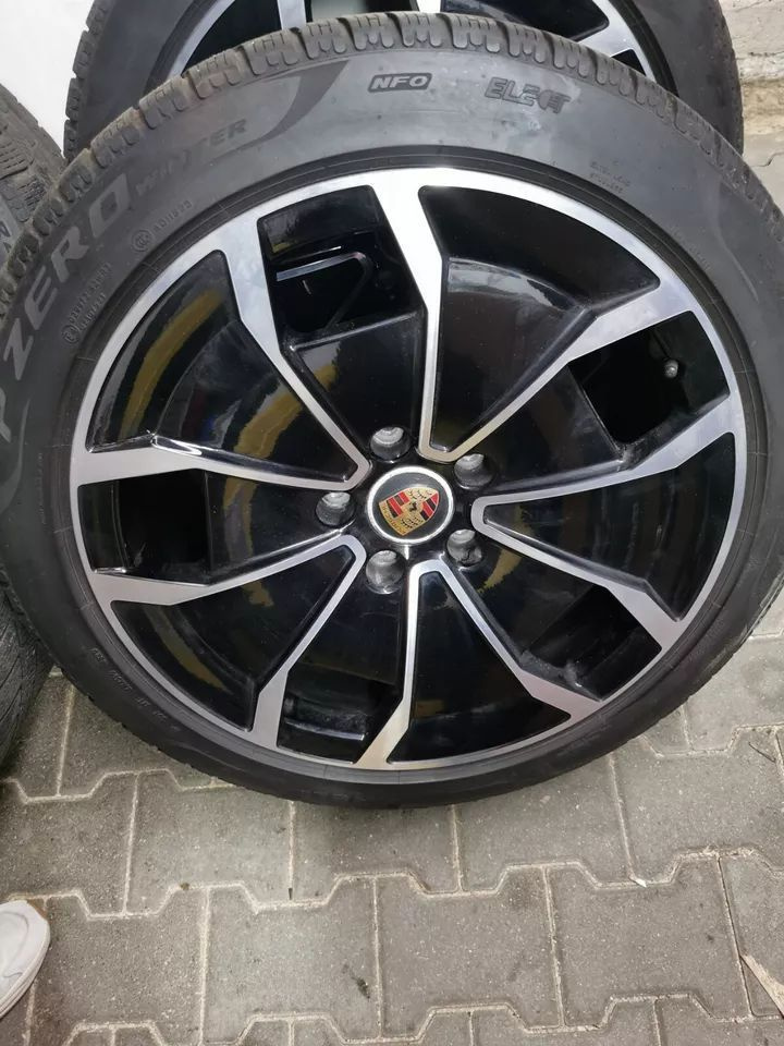 Porsche Taycan Turbo zimní kola 20 28540 20 24545 zimní pneu