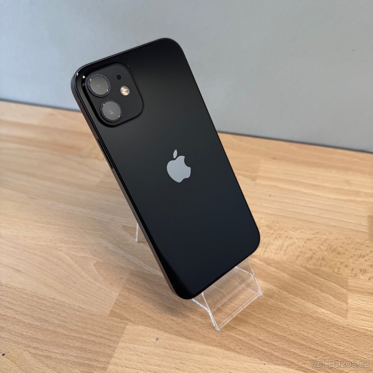 iPhone 12 64GB, černý (12 měsíců záruka)