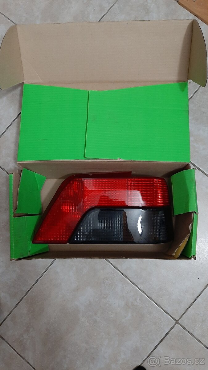 Zadní světlo peugeot 309