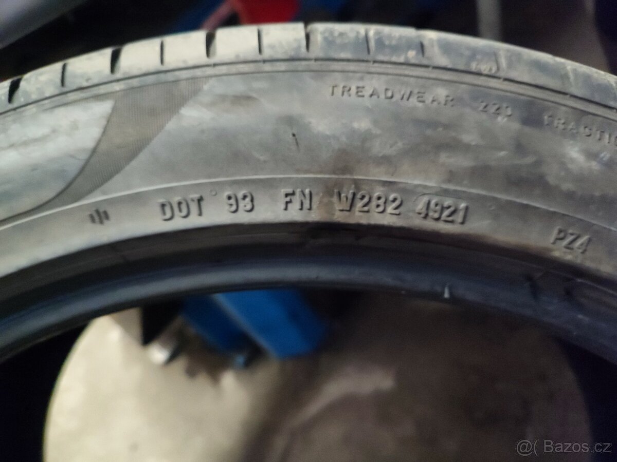Pneu 285/45 R21
