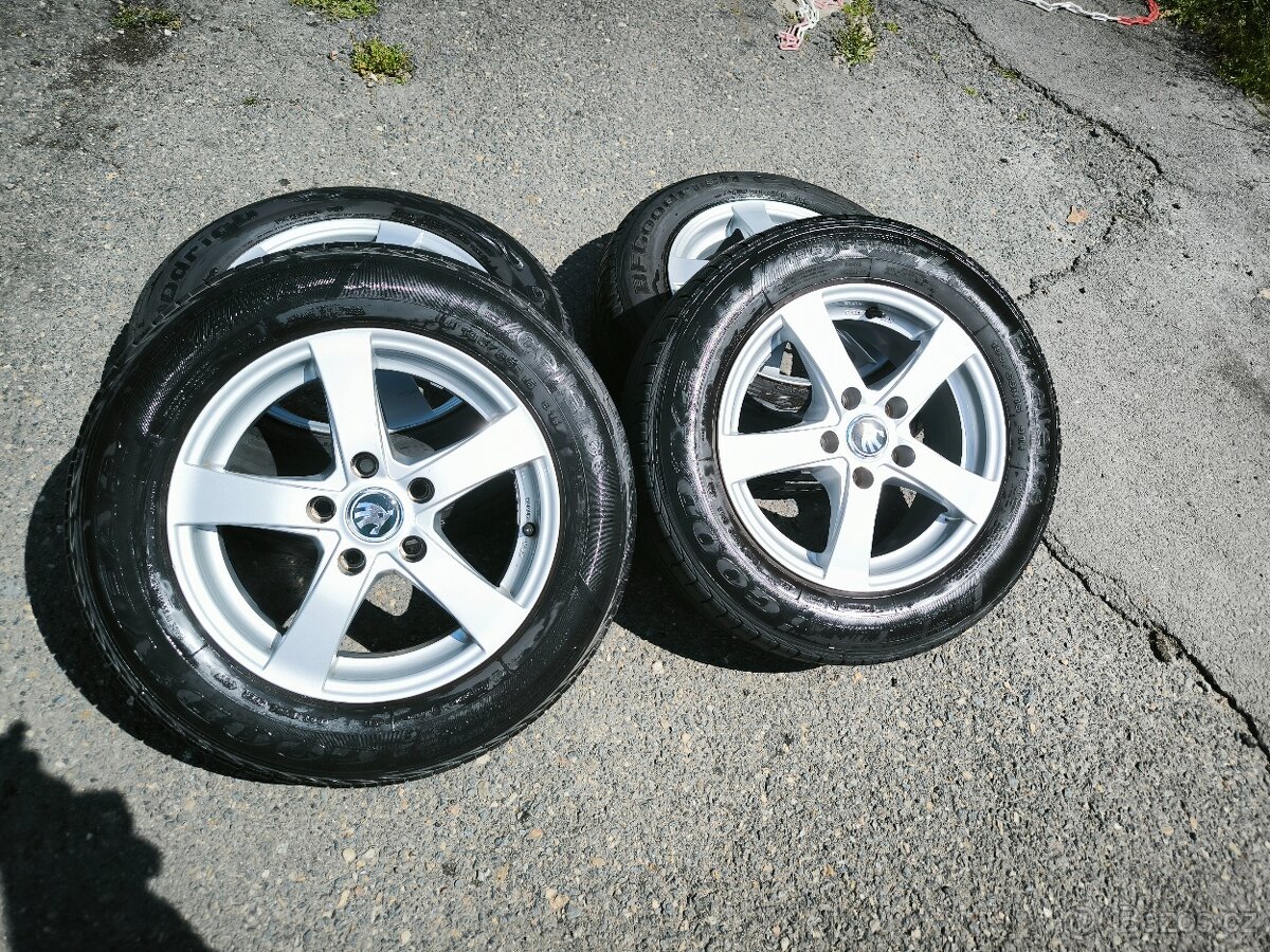 ALU kola 5x112R15 + letní pneu, Octavia II, Volkswagen