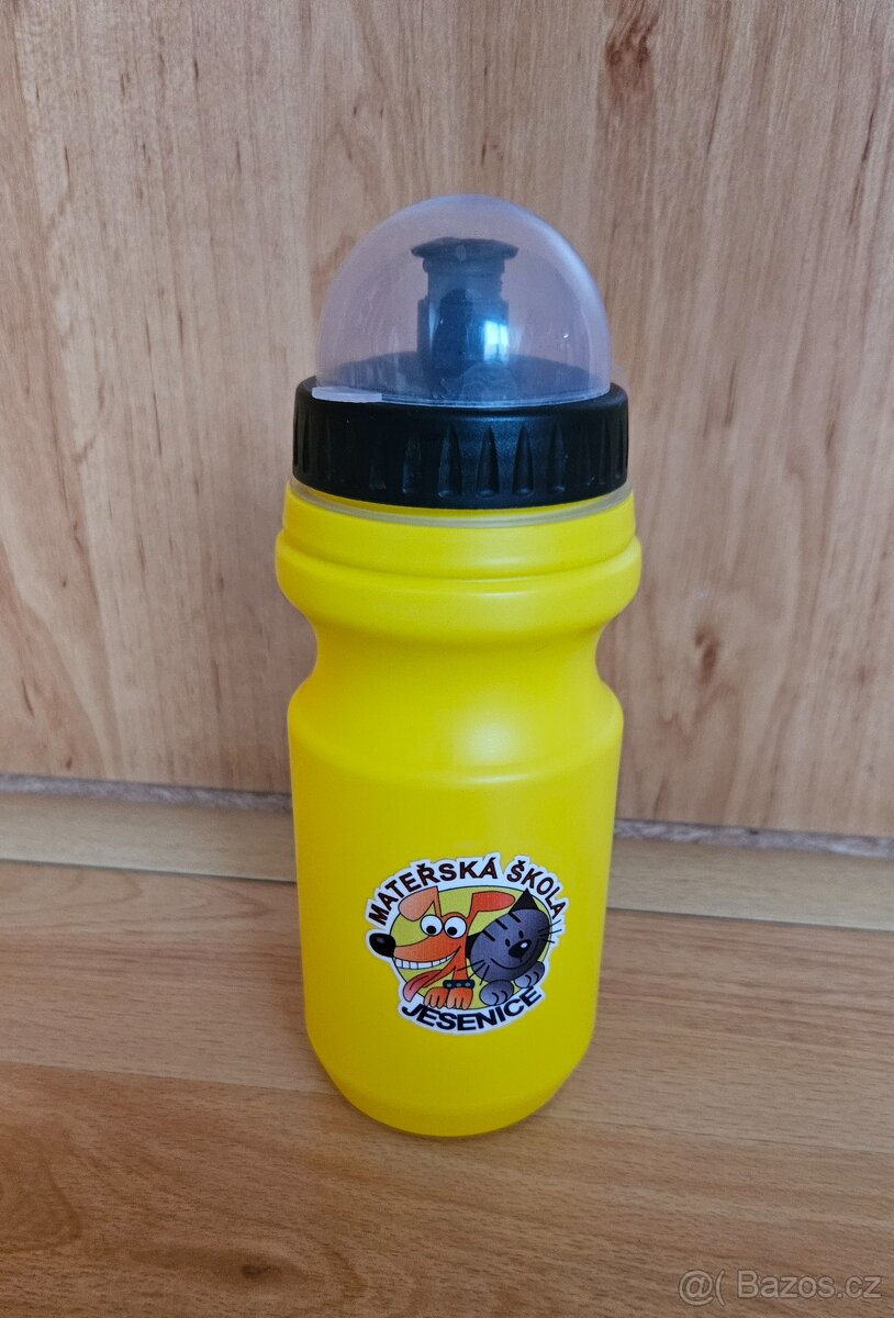 Žlutá dětská láhev na pití - nová