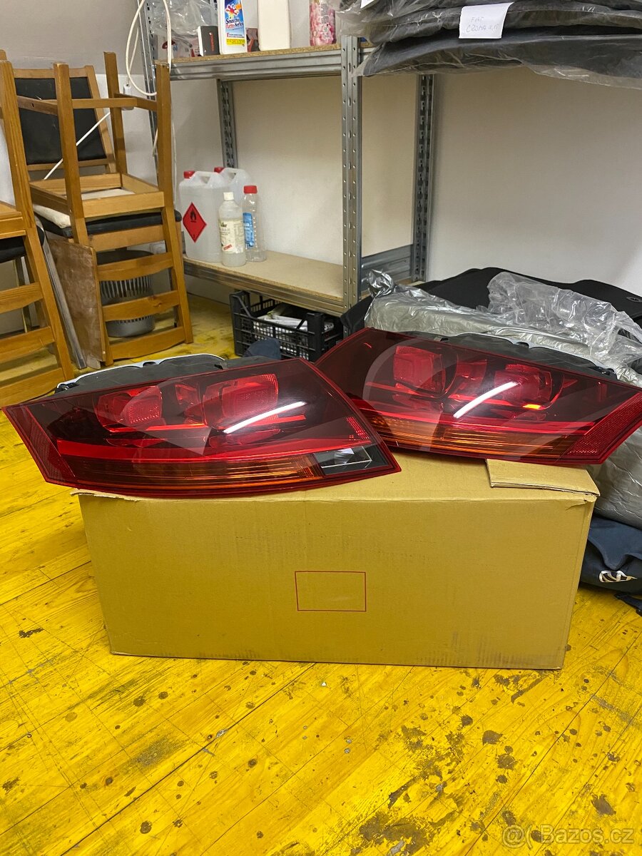Zadní světla Audi TTS - 8J0 945 095 C / 096 C